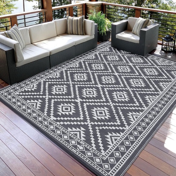 Geometric Outdoor Rug in Black and White - Picture 2 of 5